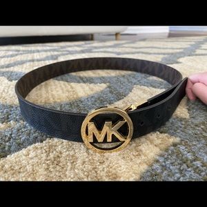 Reversible Signature with Logo Buckle Belt